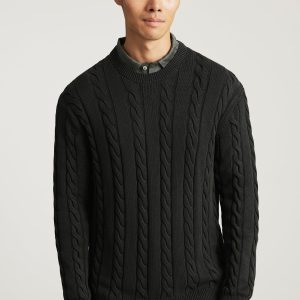 CABLE-KNIT SWEATER IN FROST GRAY